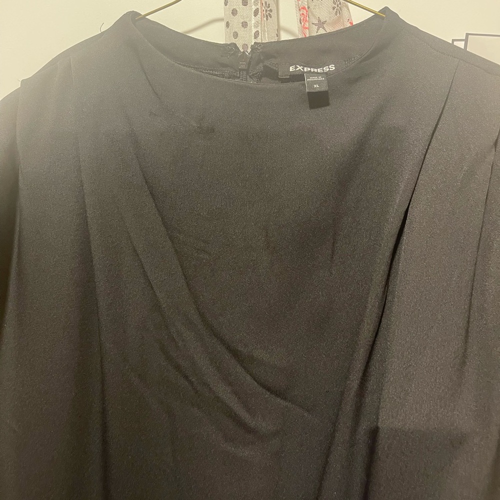 Express like new short sleeve draped front zip back midi dress xl